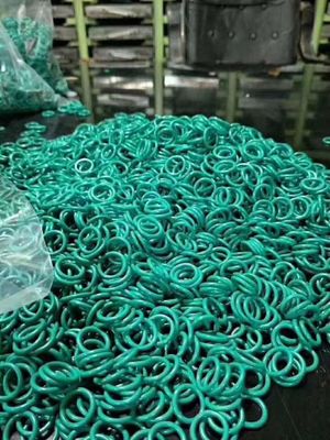 Giá tốt. Green NBR/FKM/FFKM/EDPM/SI cao su O Rings OEM/ODM Vũ bốc nén với khả năng chống dầu tốt 16-30 N/mm Độ bền rách trực tuyến