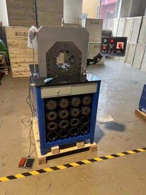 Hệ thống áp suất 31,5MPa Và siêu mỏng AC ống Crimping Máy bởi 1500T Crimping lực
