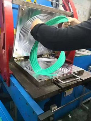 Giá tốt. NBR/FKM/FFKM/EDPM/SI Green Rubber O Rings OEM/ODM Vẻ nén với khả năng chống dầu tốt 16-30 N/mm Độ bền xé trực tuyến