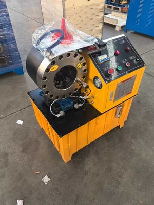 Giá tốt. Màu vàng DX68 Finn Power Hose Crimper 600T Độ chính xác cao với sức mạnh lớn trực tuyến