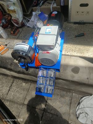 Máy uốn ống thủy lực 2.2 KW 220V với phạm vi uốn từ 1/4 inch đến 1 inch cho ống 6-25mm và bảo hành 1 năm