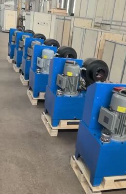 Giá tốt. Máy uốn ống thủy lực 2 inch DX68 màu xanh 220v / 380v với phạm vi uốn 6-51mm 10 khuôn và hiệu suất 200 chiếc mỗi giờ trực tuyến