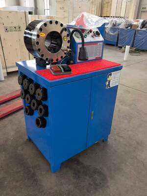 Giá tốt. Máy uốn ống cao su 2 "600T 31,5Mpa Mô hình cao hơn Hệ thống điều khiển nút màu xanh lam Điện áp 220v / 240v / 380v / 415v với phạm vi uốn 6-51mm và 10 khuôn có thể thay thế cho nhau trực tuyến