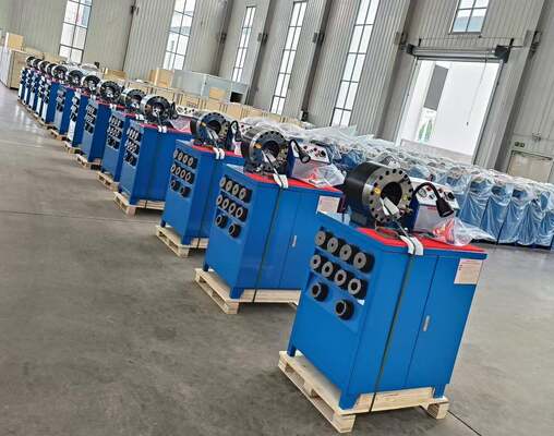 Giá tốt. Máy uốn ống cao su 600T 31,5Mpa Mẫu cao hơn Màu xanh lam Hệ thống điều khiển nút động cơ 3kw Điện áp 220v/240v/380v/415v với phạm vi uốn 6-51mm và 10 khuôn có thể thay thế cho nhau trực tuyến