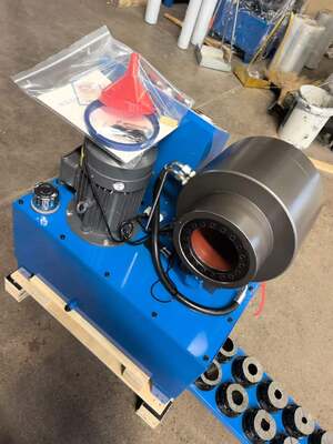 Giá tốt. Máy ép ống thủy lực điện model DX68 2
